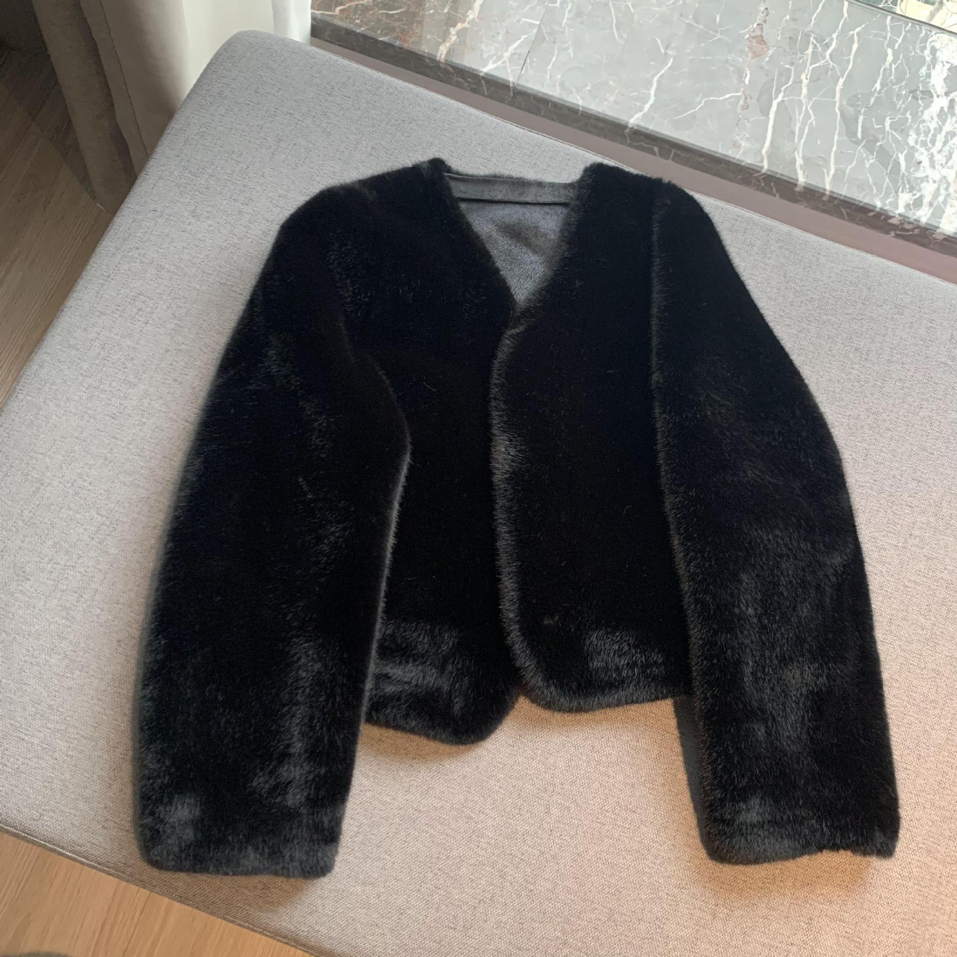Women's Short Solid Color Eco-friendly Fur Jacket