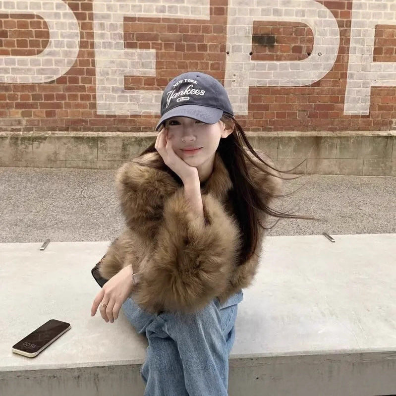 American-style Cropped Eco-friendly Faux Fur Top Secondary image